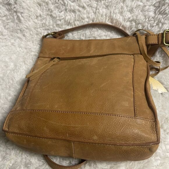 Lucky Brand Leather Tan medium Crossbody Bag stitching accent. - Picture 4 of 12